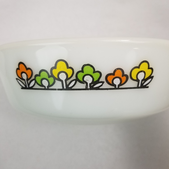 🌻Vintage Fire King Floral casserole dish - Picture 2 of 7